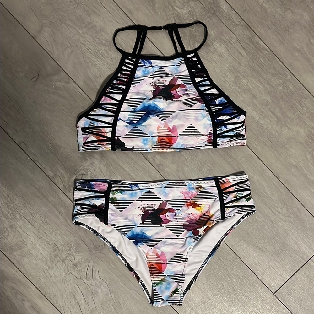 Cupshe White and Multicolor Black Strappy Swimsuit Bikini Set, Size L